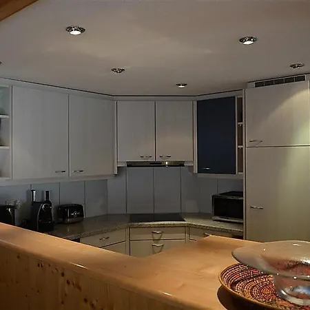 Апартаменты Sleeps 6 Wifi Гштад